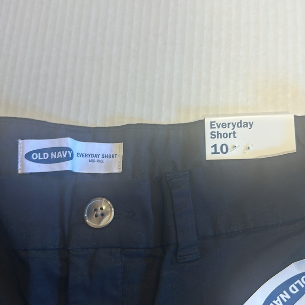 NWT Old Navy black everyday shorts mid rise zipper front pockets can be belted - Picture 6 of 11